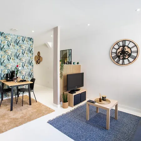 Le 13 -ideal Pros -altkirch Hypercentre -gare 10 Min A Pied -fibre Debit -38 M2 -chambre Separee -coin Salon- Cuisine Equipee- Lave-linge- Arrivee Autonome- Entree Independante- Rez-de-chaussee- Sundgau Διαμέρισμα Altkirch